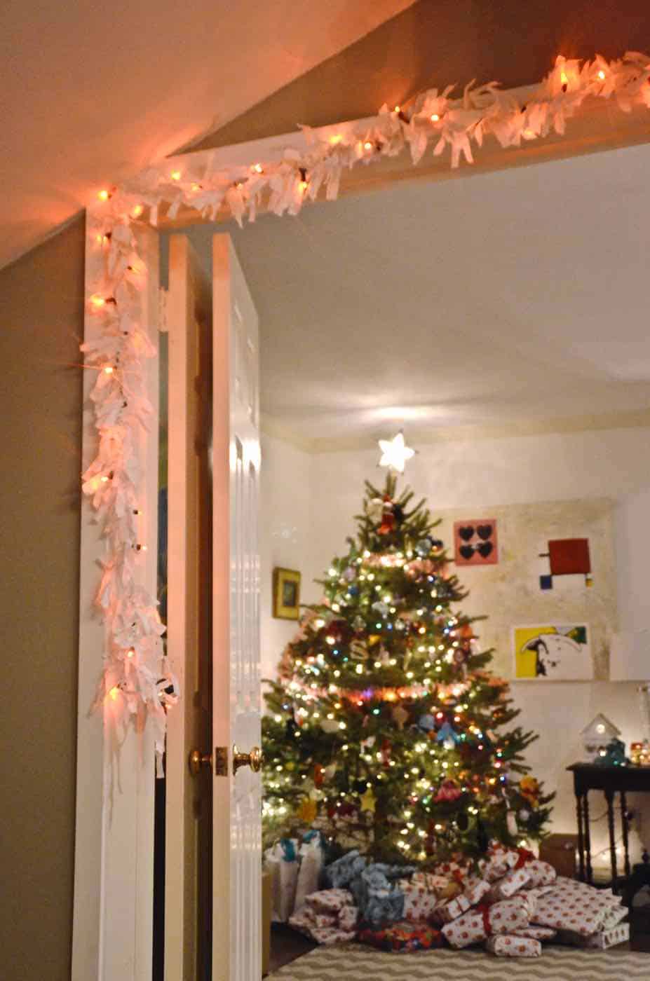 Turn an old sheet into this fun repurposed Christmas garland.