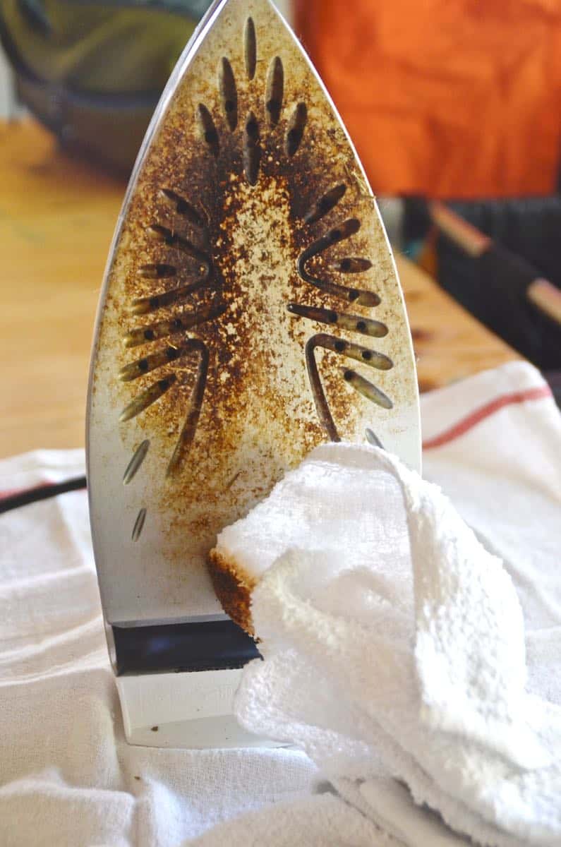 Cleaning a filthy iron takes a few ingredients and a few minutes… what a transformation.