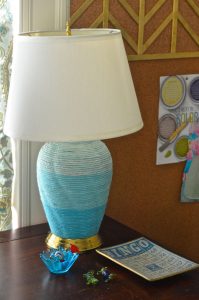Ombre an ugly thrift store light easily with this fun tutorial.