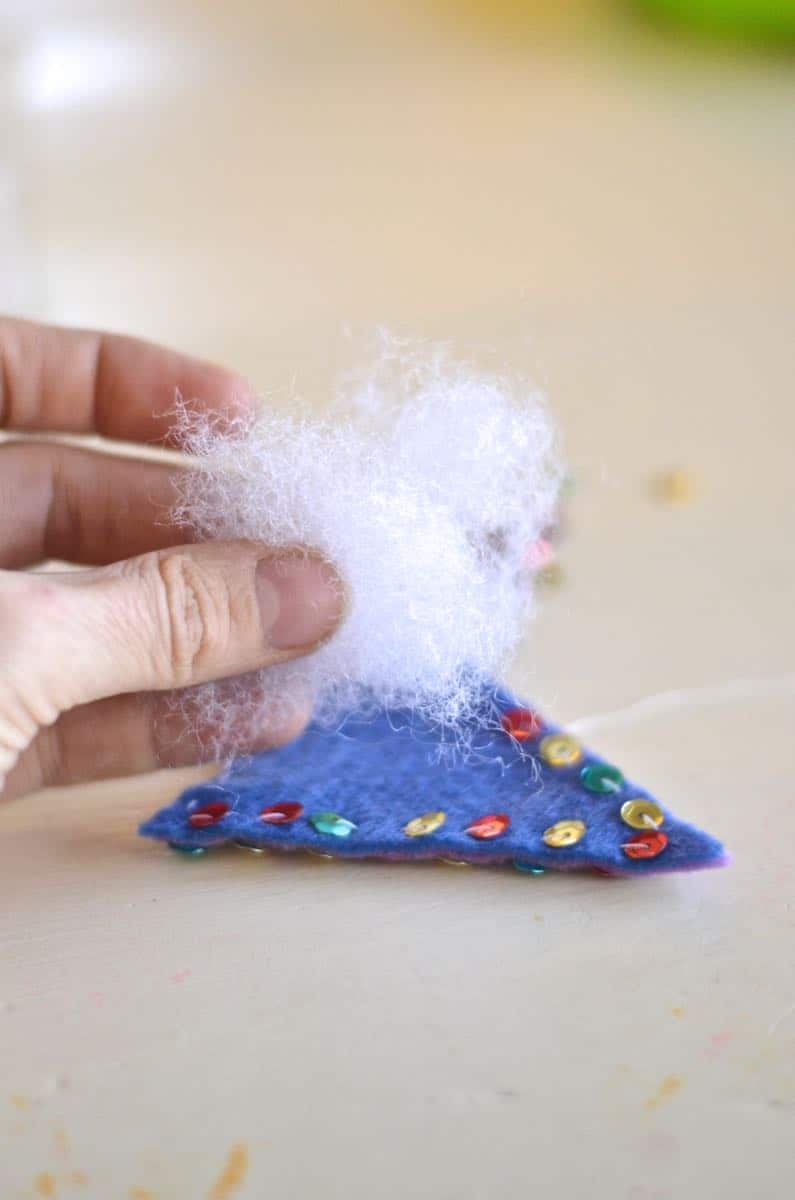 DIY Christmas Tree garland with felt and sequins.