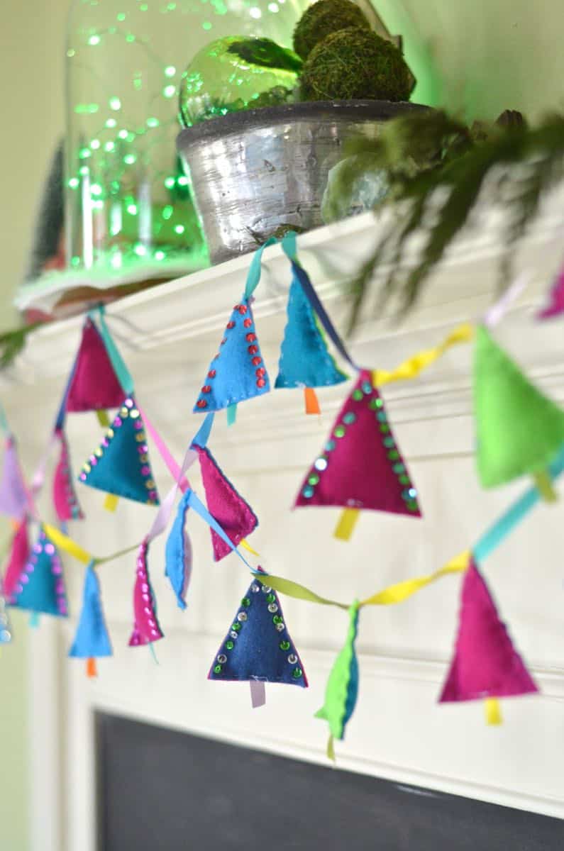 DIY Christmas Tree garland with felt and sequins.