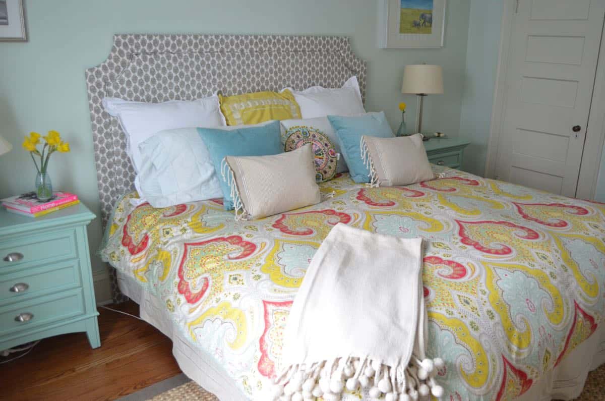 DIY upholstered belgrave headboard tutorial.