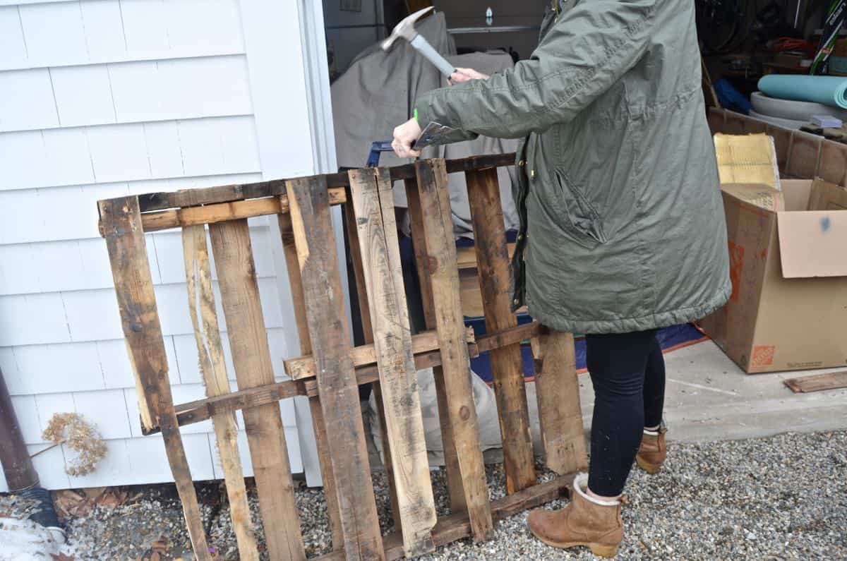 Learn how to break down a pallet to use the reclaimed wood for rustic projects.