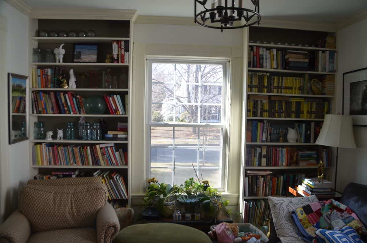 Transforming Ikea billy bookshelves into upscale looking built in shelving.