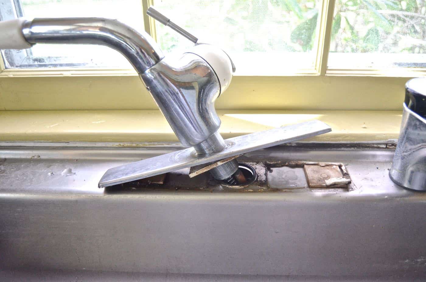 how to replace a faucet... it's not that hard!