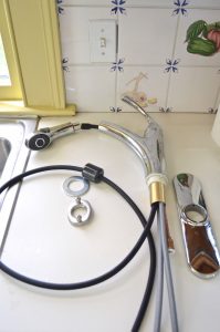 how to replace a faucet... it's not that hard!