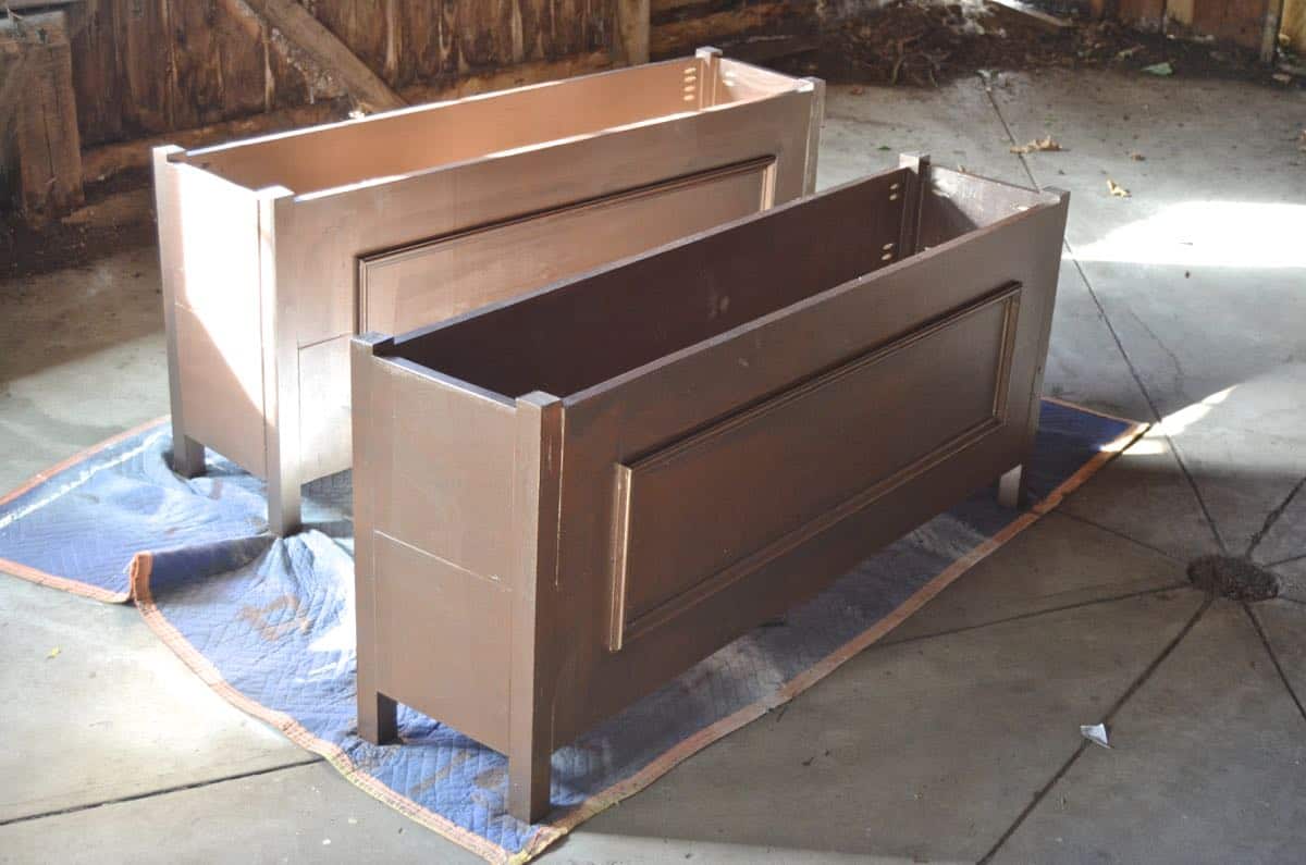 How to build wooden faux metallic zinc planters.