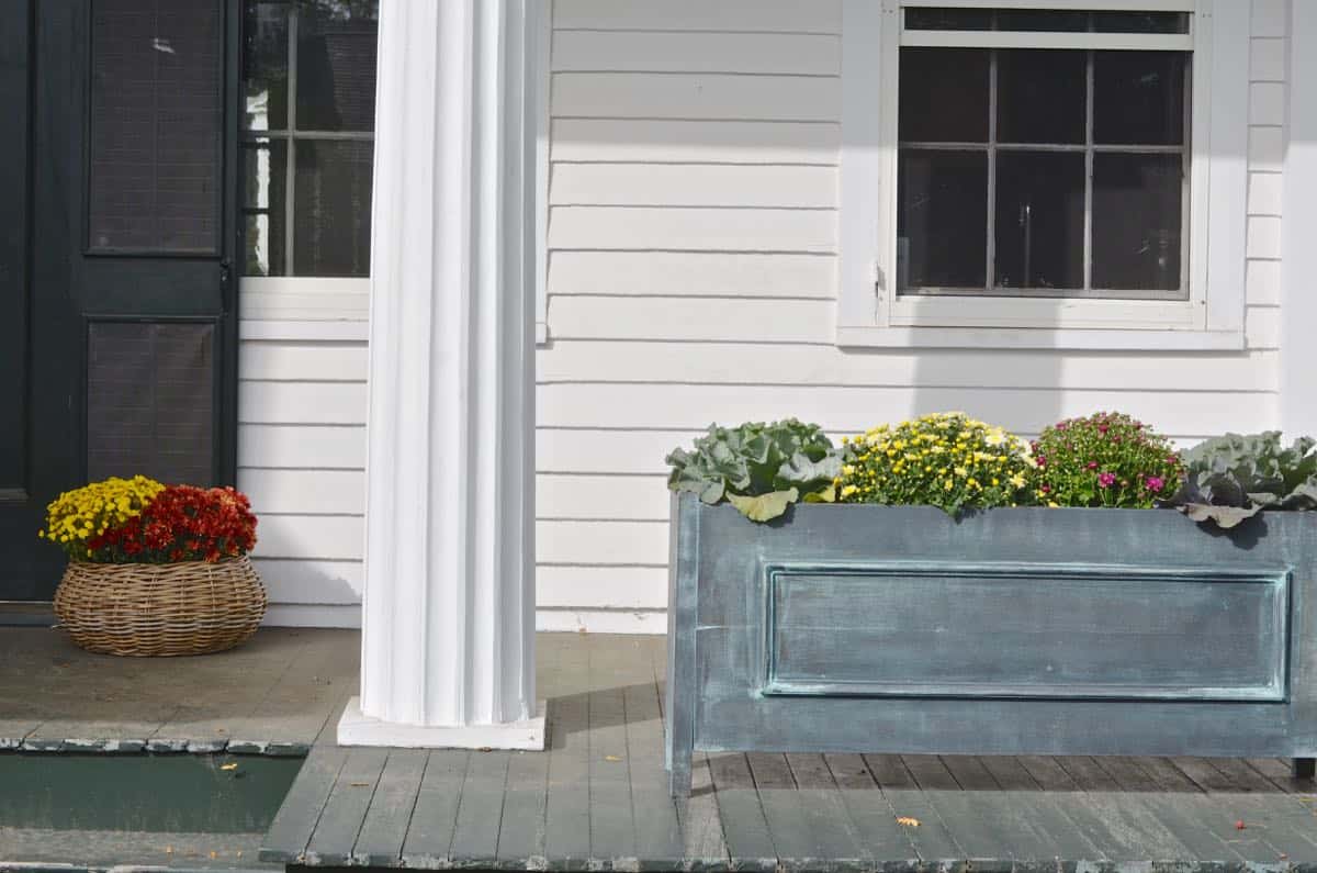 DIY wooden metallic planters with faux painting technique.