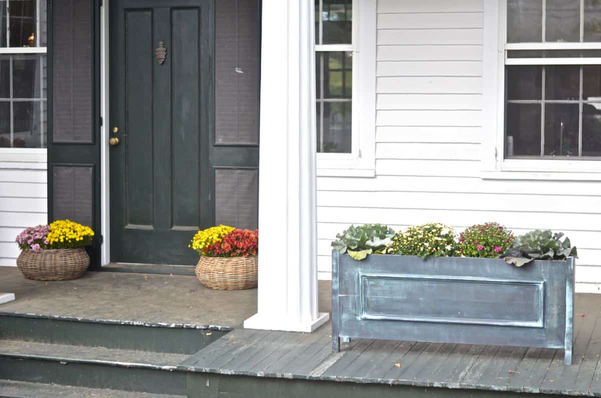 DIY wooden metallic planters with faux painting technique.