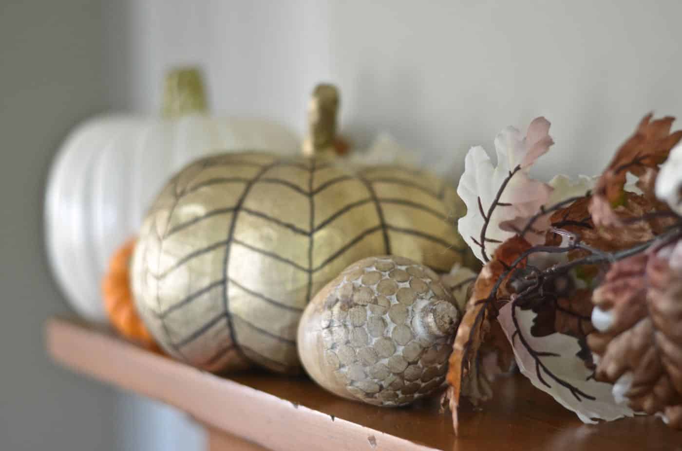 Lazy girl bloggers coming together to share their not so motivated approach to decorating for the fall!