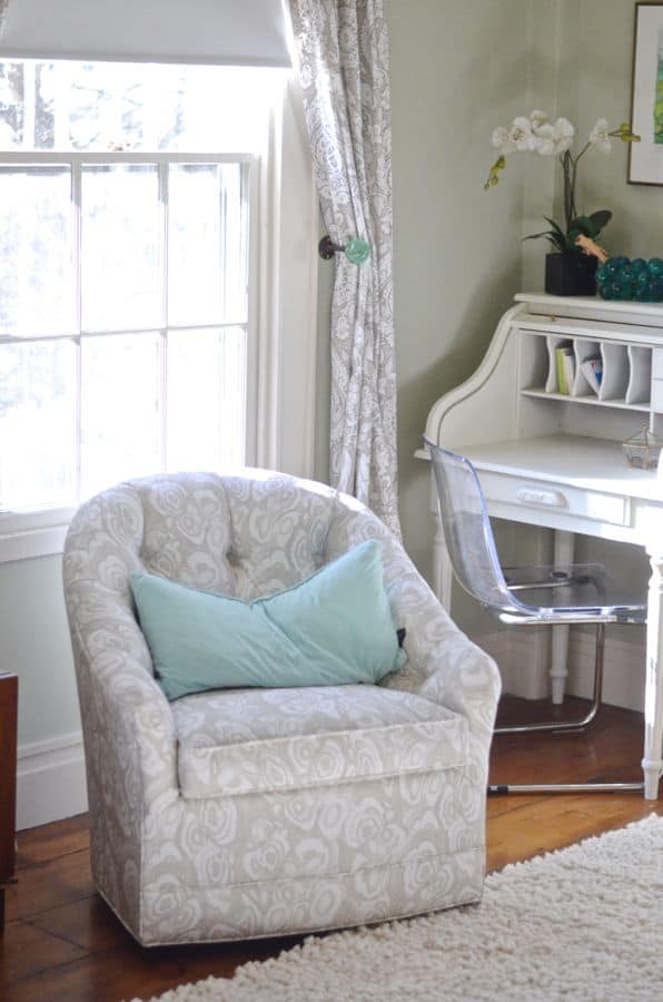 roll top desk in bedroom