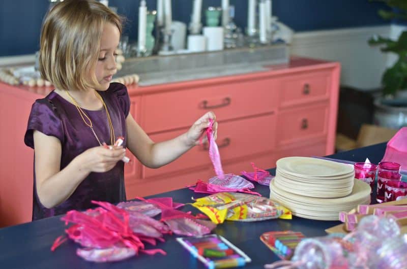 Fun arts and crafts birthday party with colorful decorations.