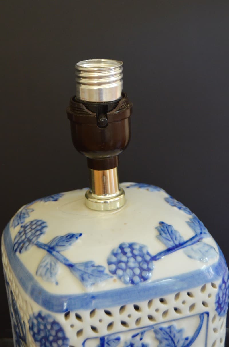 How to repair and revive an old lamp in under 15 minutes by replacing the socket.