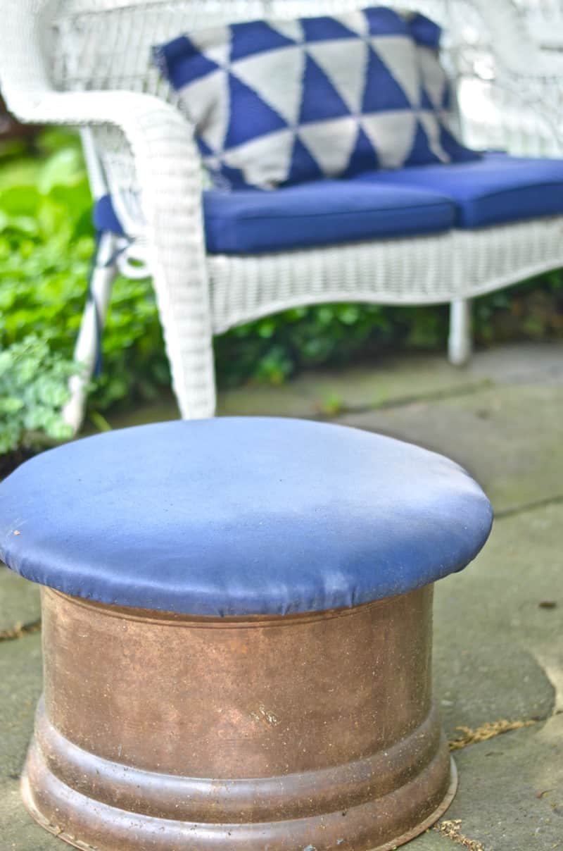 How to makeover patio cushions by painting them with regular ol’ latex paint.