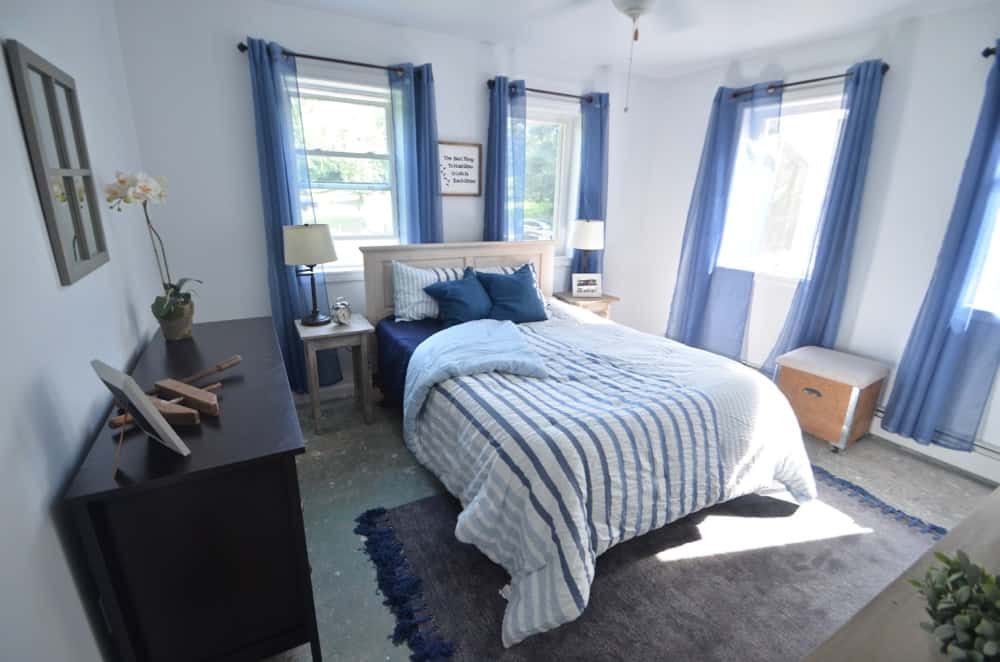 A group of bloggers come together to design and decorate a Habitat for Humanity house.