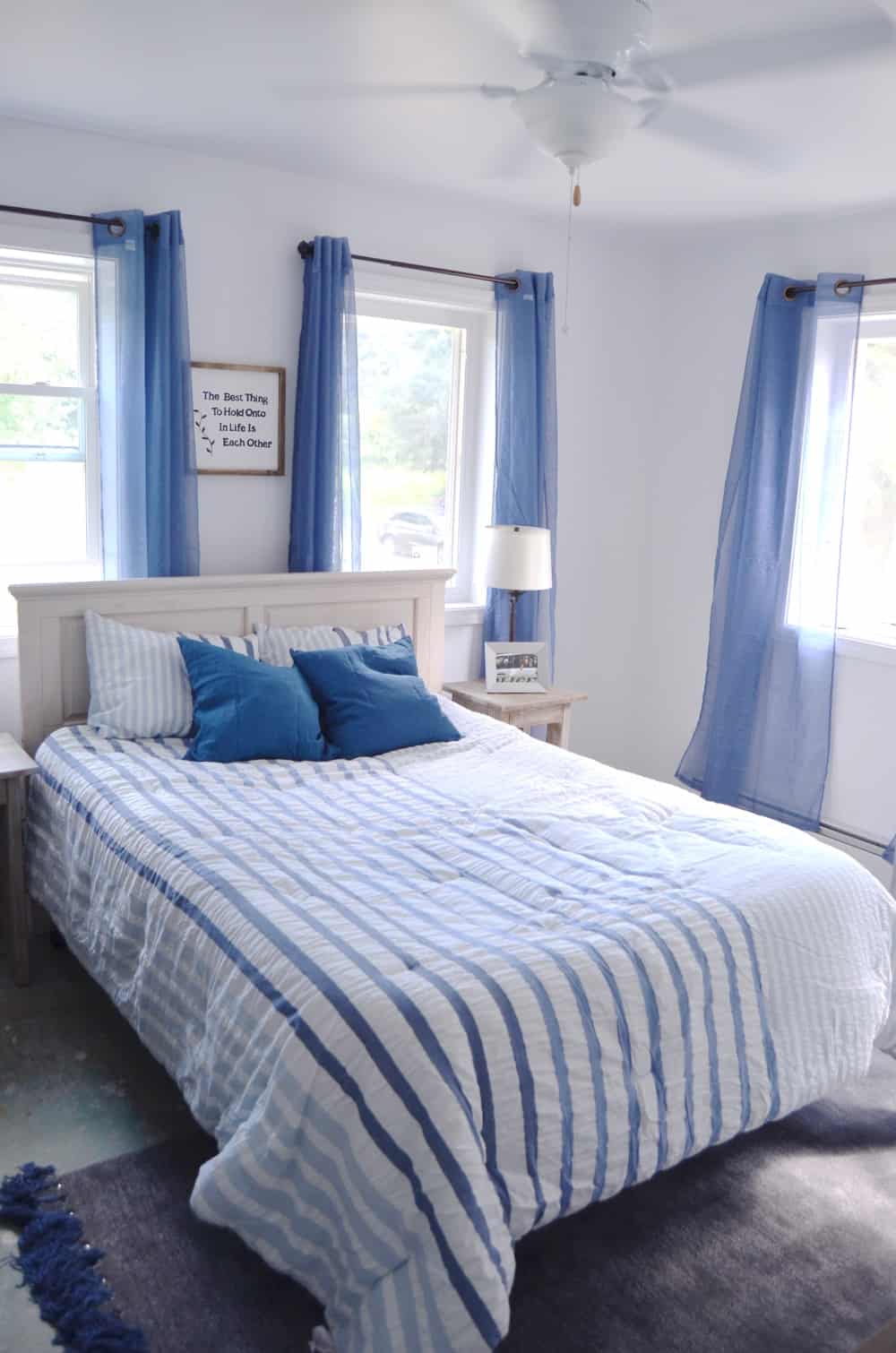 A group of bloggers come together to design and decorate a Habitat for Humanity house.