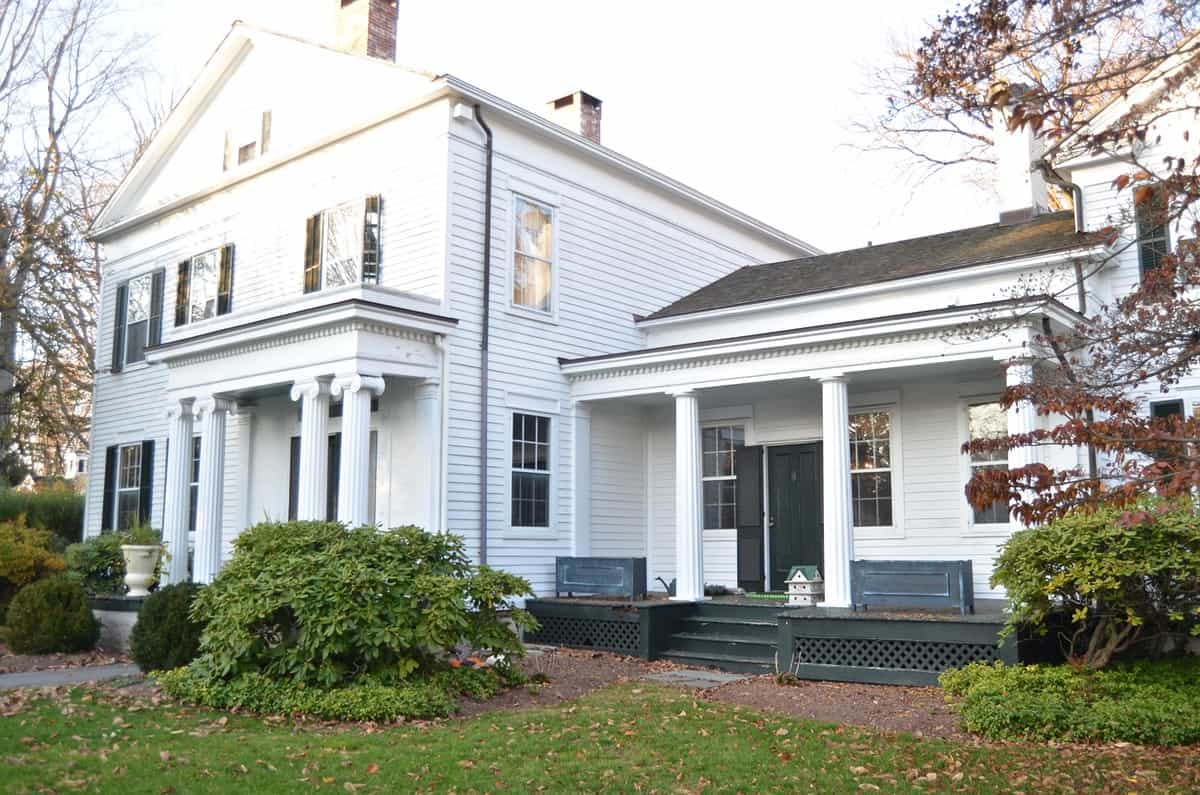 Decorating our New England front porch for Christmas, Connecticut Style.