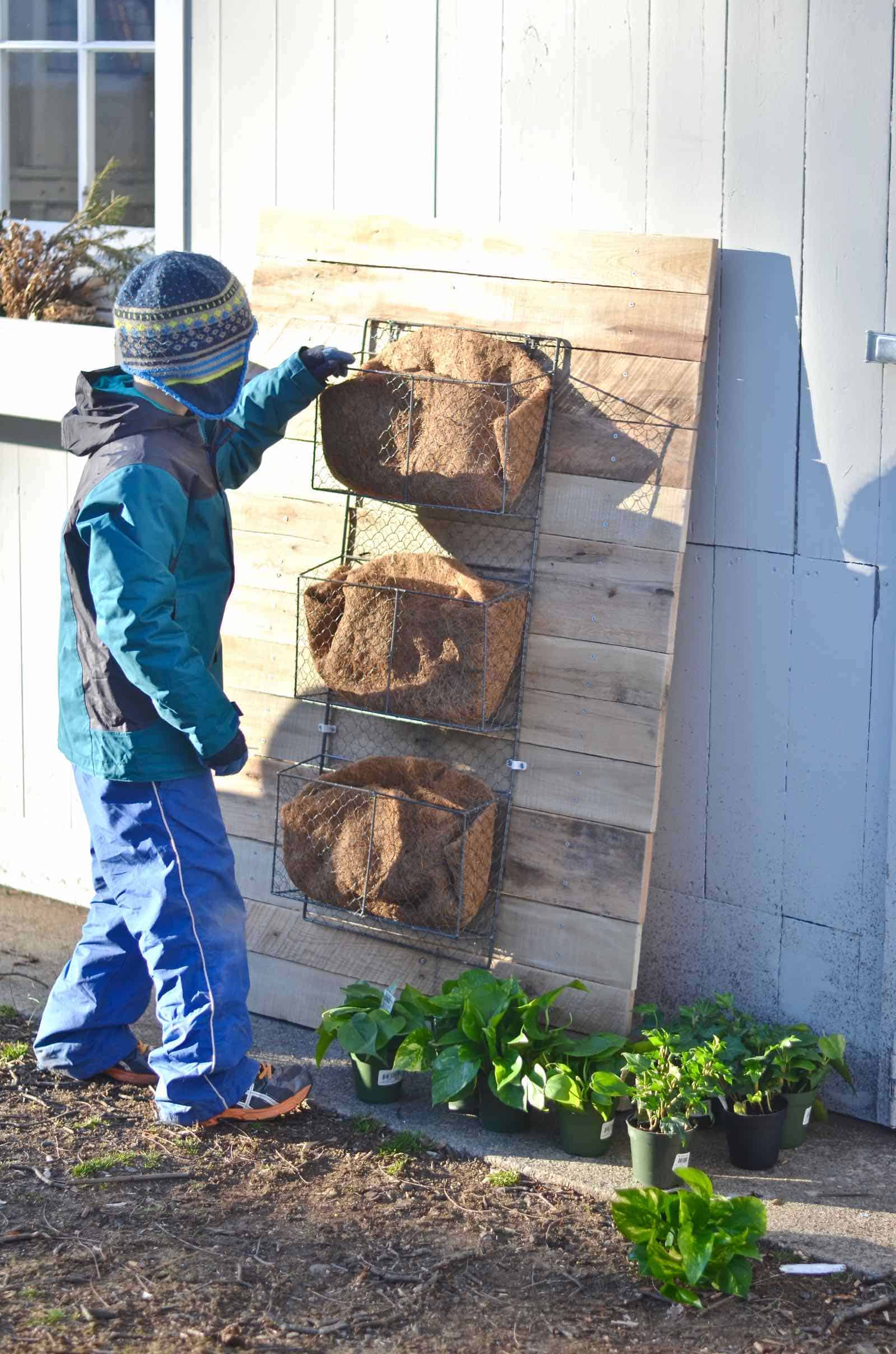 DIY Pallet wood wall planter