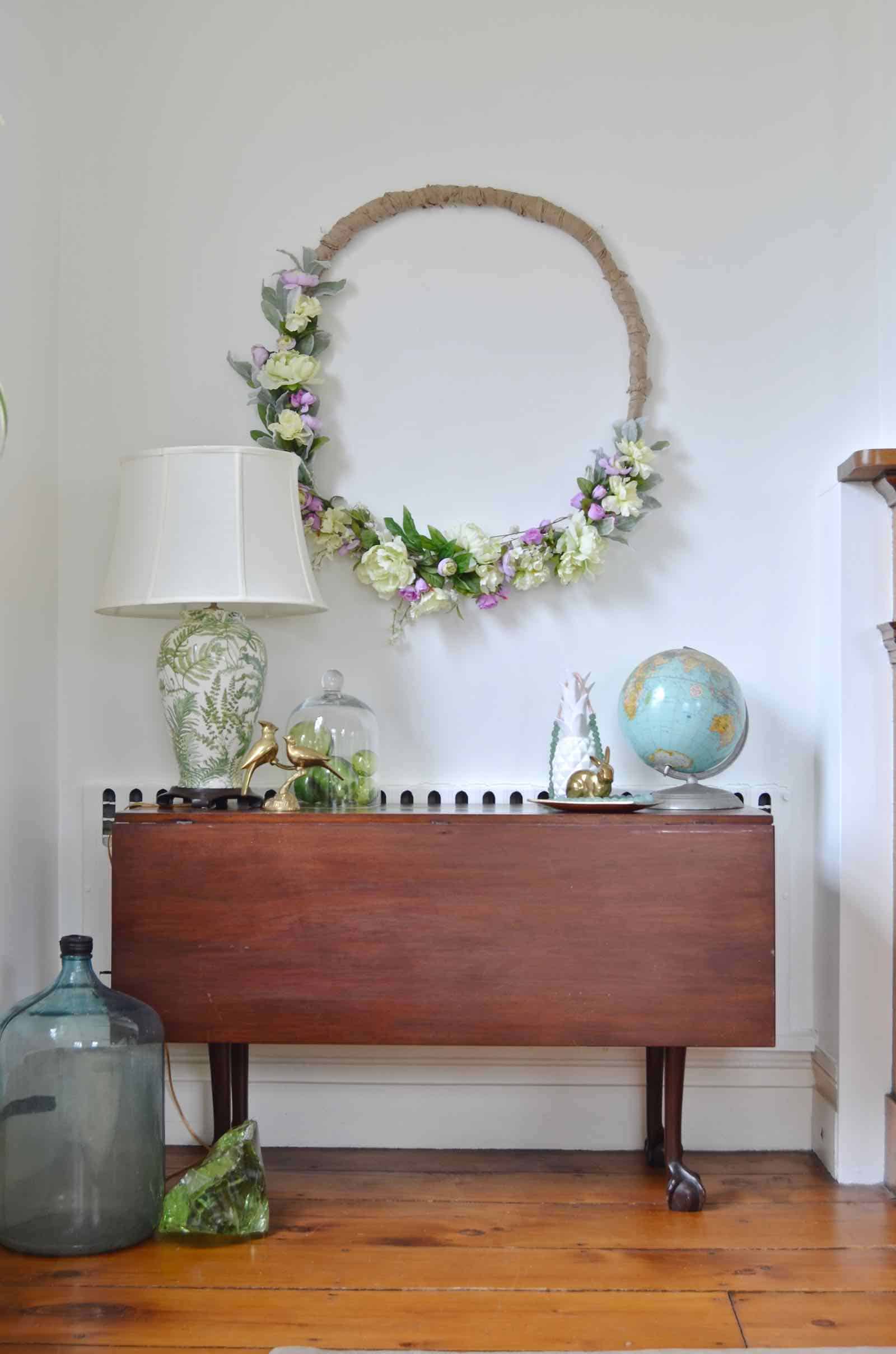 Spring house tour with flowers and decorative accents in blue and green.