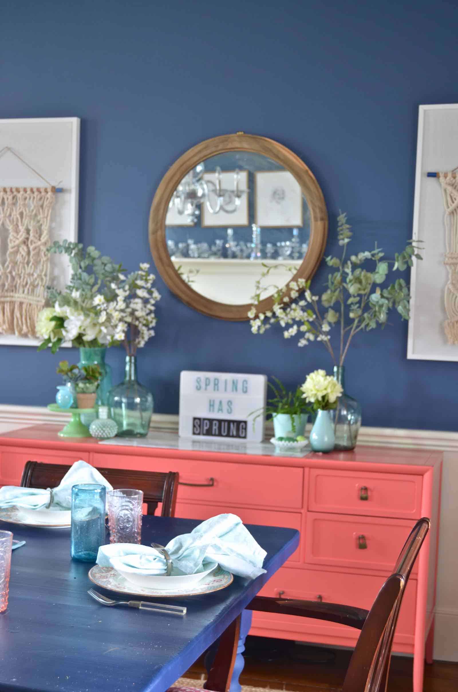 Spring house tour with flowers and decorative accents in blue and green.