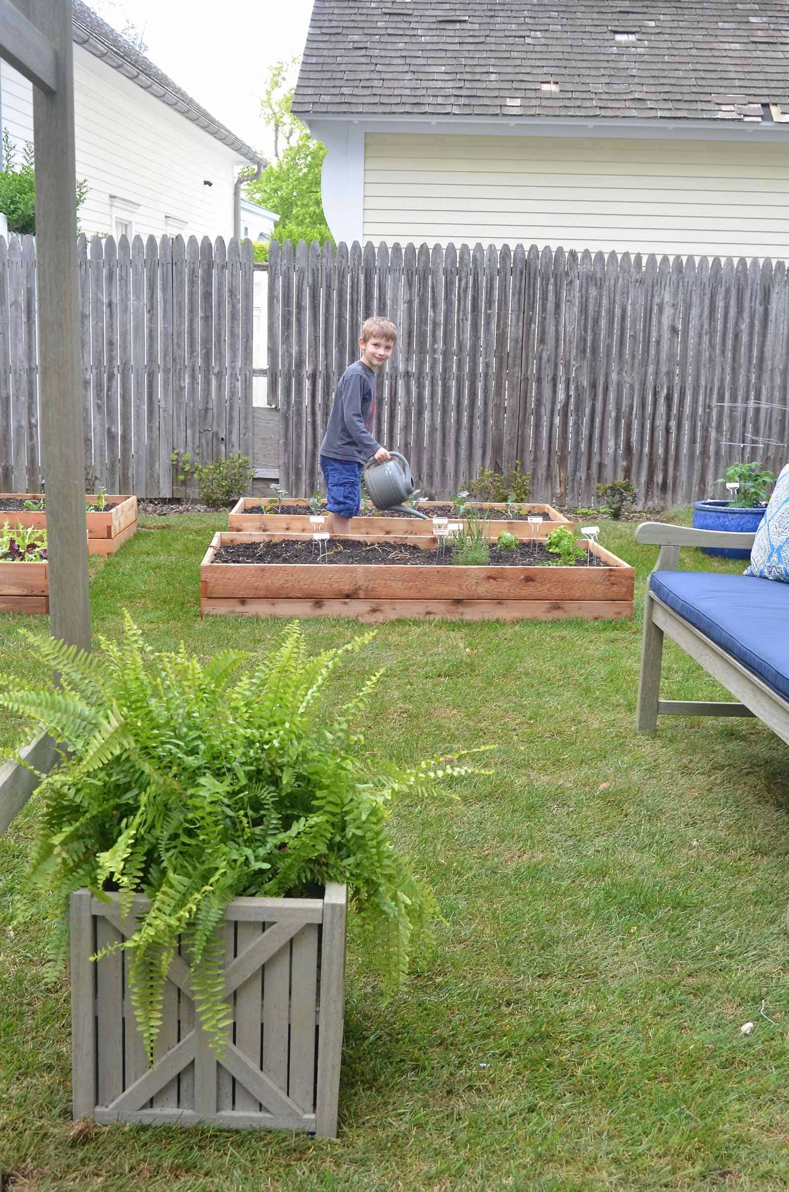 How to design a cool and functional raised garden bed.