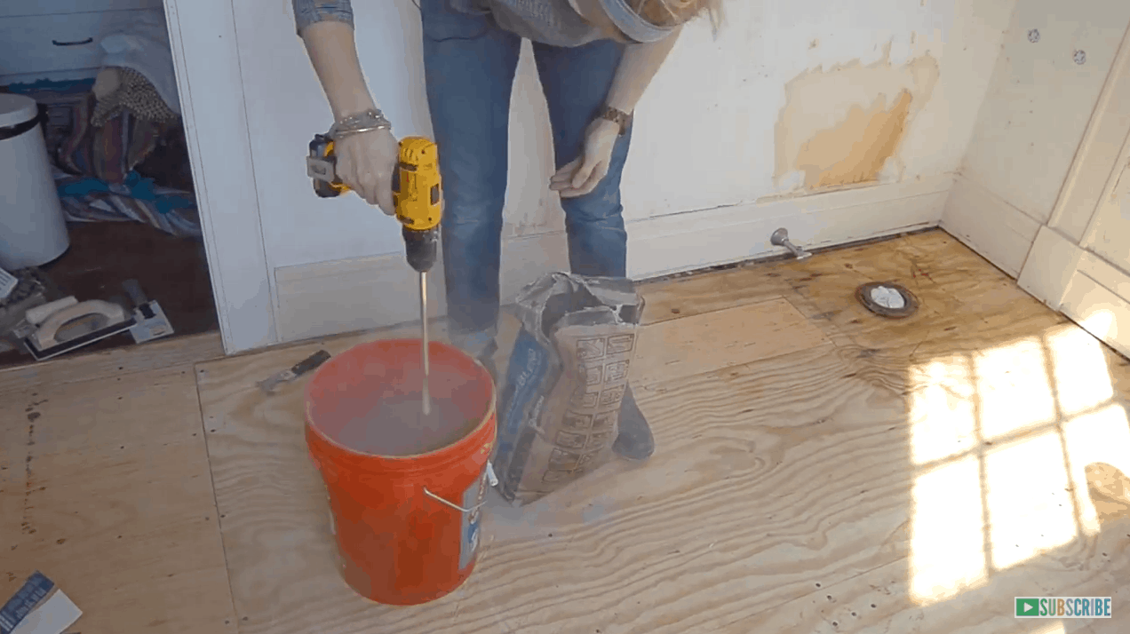 How to tile a bathroom floor... step by step guide!