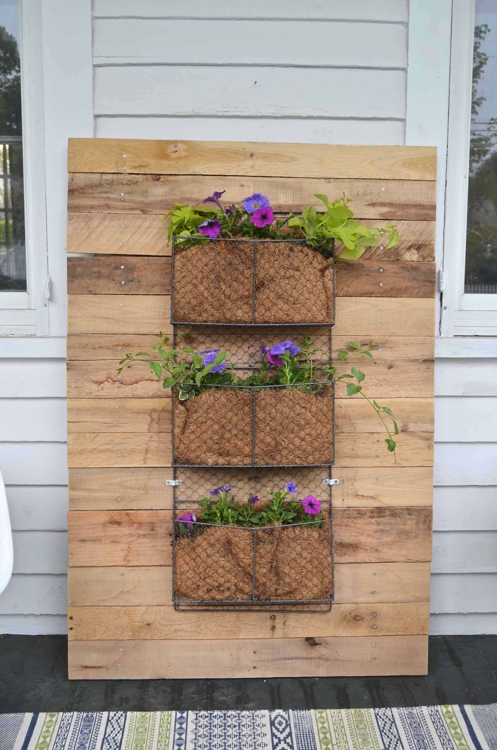 Pallet Wood Wall Planter - At Charlotte's House