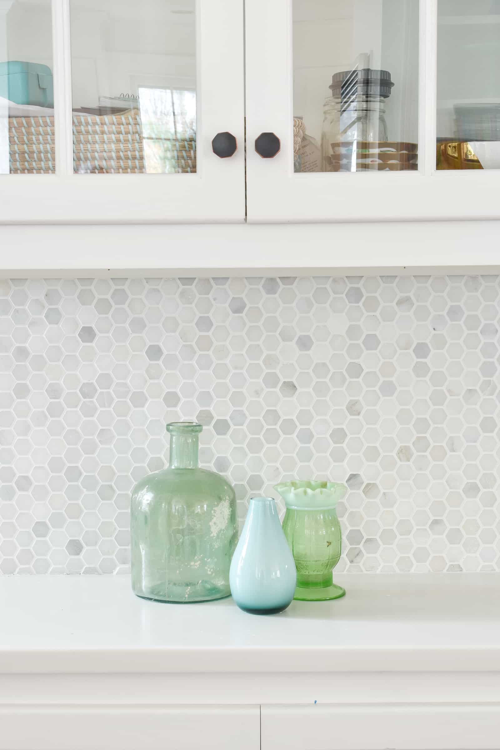 backsplash tile with marble hex