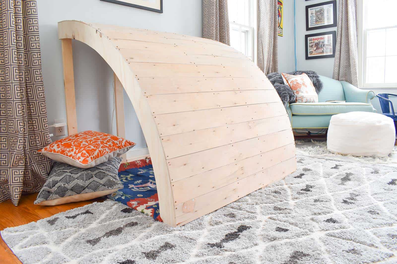 diy wooden reading nook