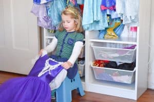 wear loose fitting clothes when potty training