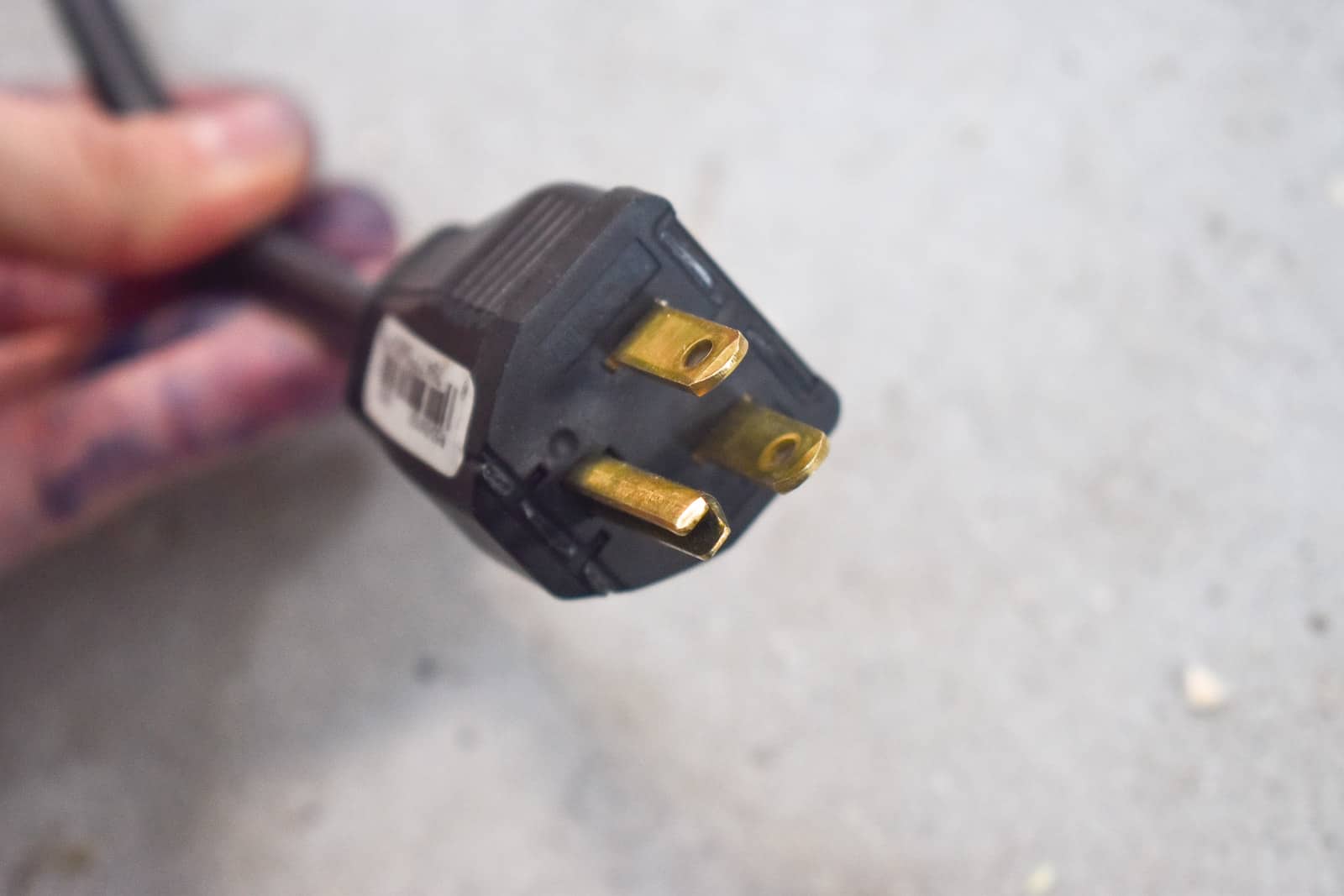 Fixed 3 prong plug