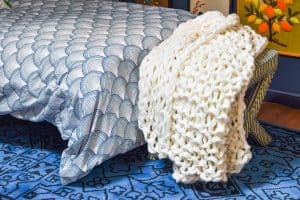 how to make your own arm knit blanket