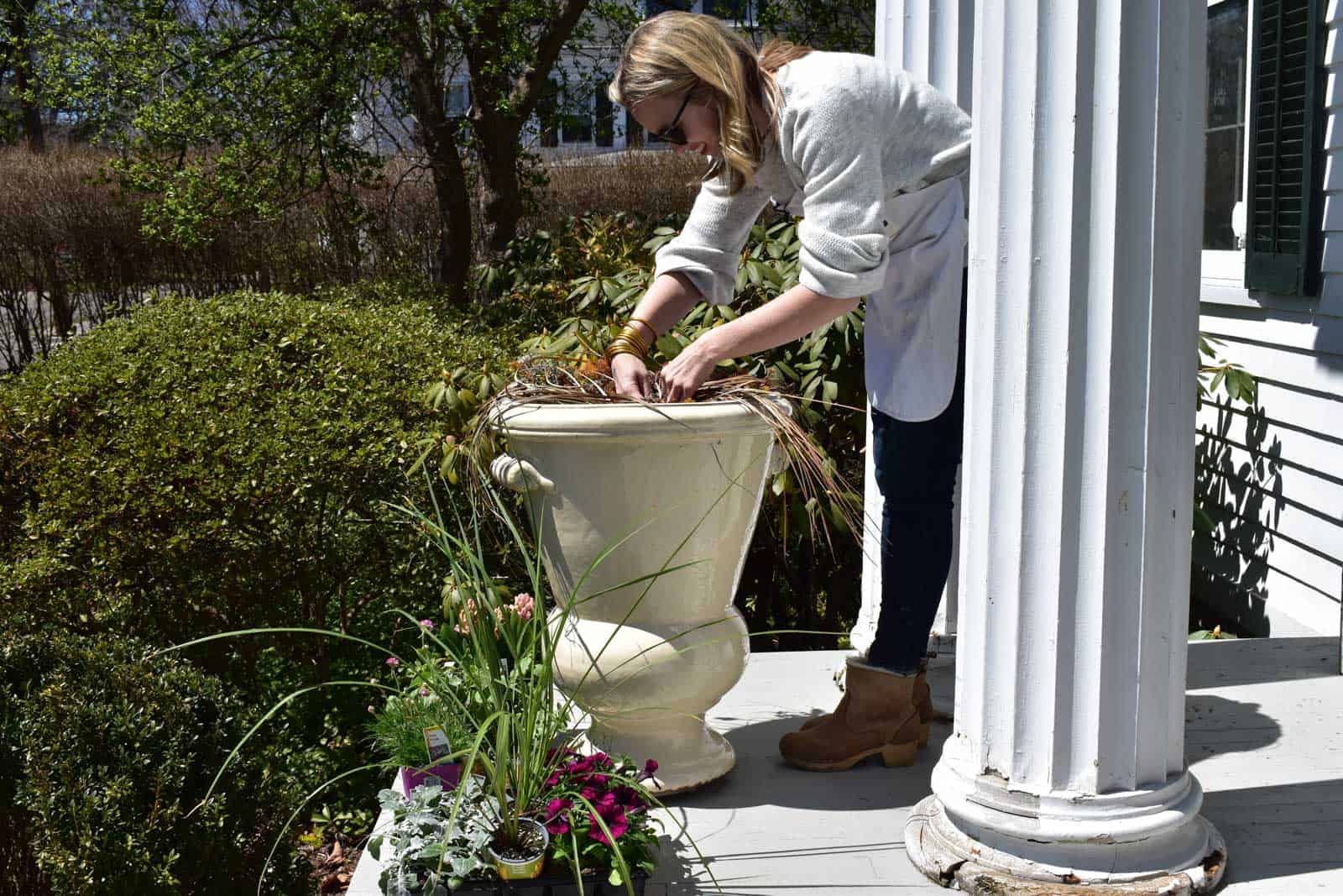 remove dead plants from front planters