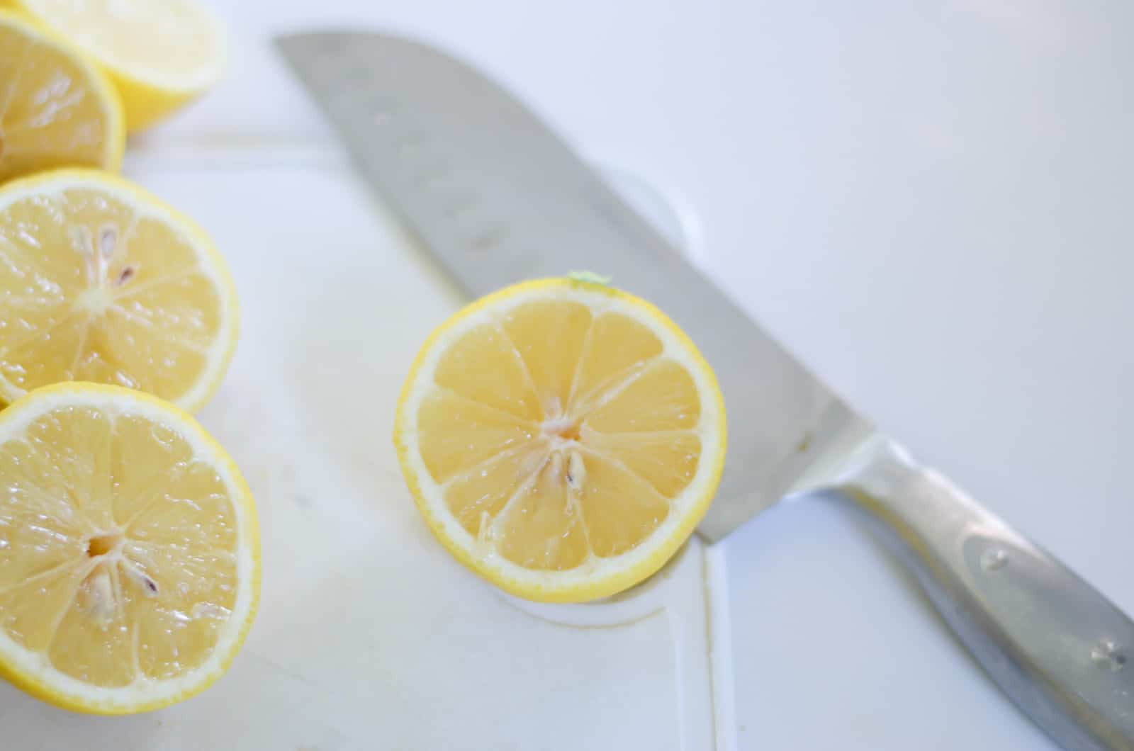 use fresh lemons for lemonade sale