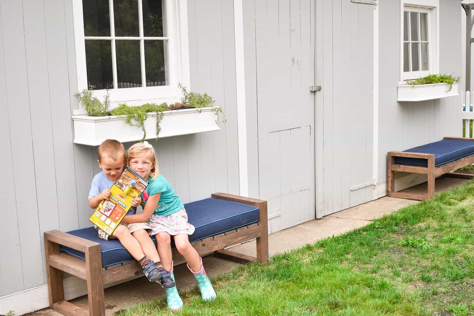 DIY backyard patio benches