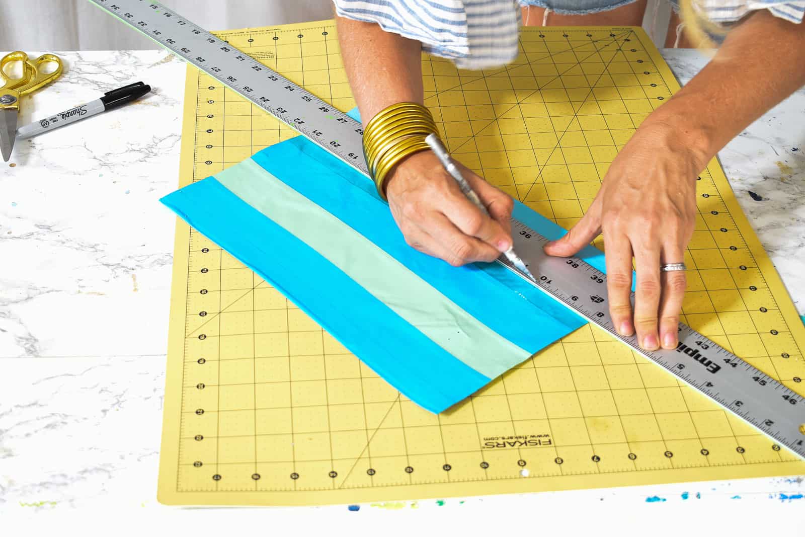 How to create a Pencil Case entierly from Measuring Tape