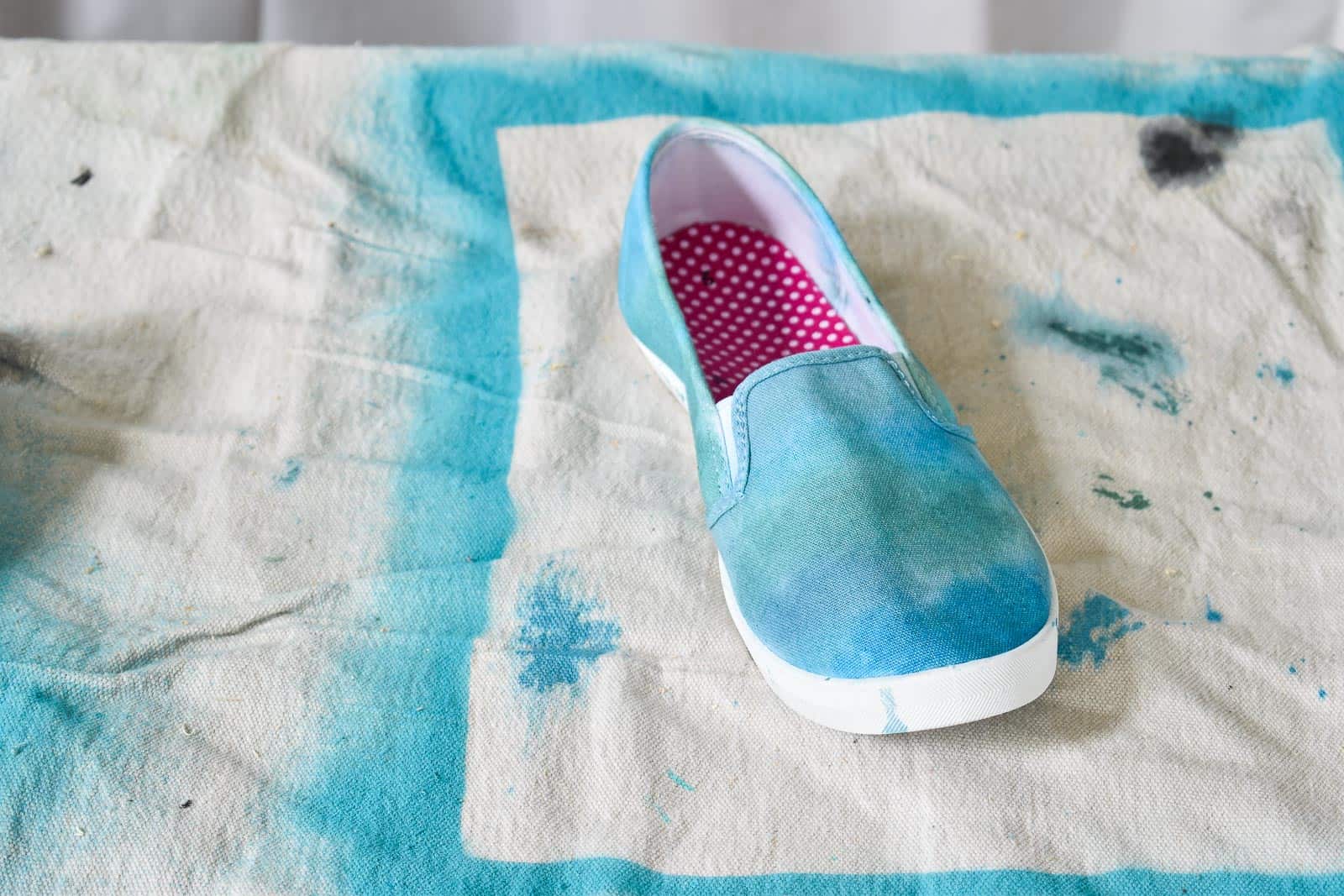 How to Tie Dye Shoes with Sharpie Markers - At Charlotte's House