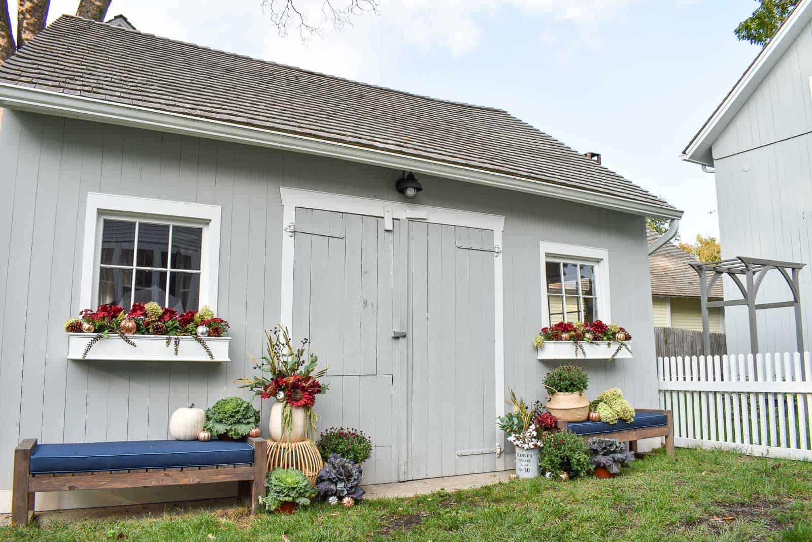 fall outside decor for my shed