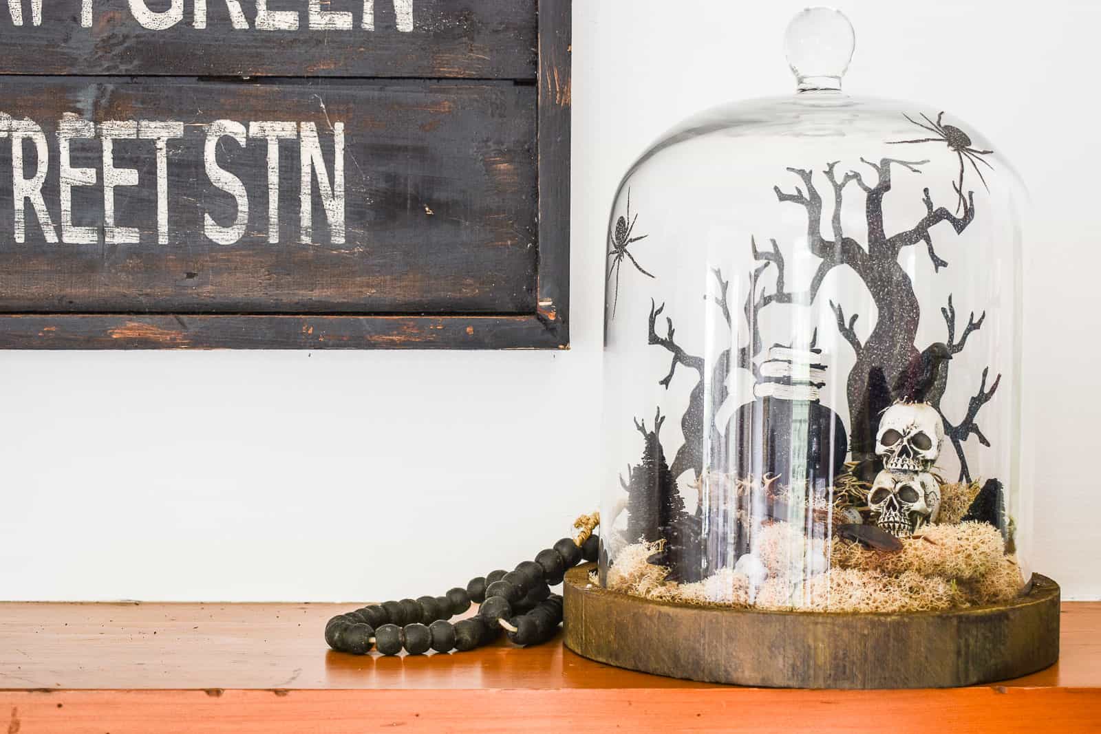 easy halloween terrarium