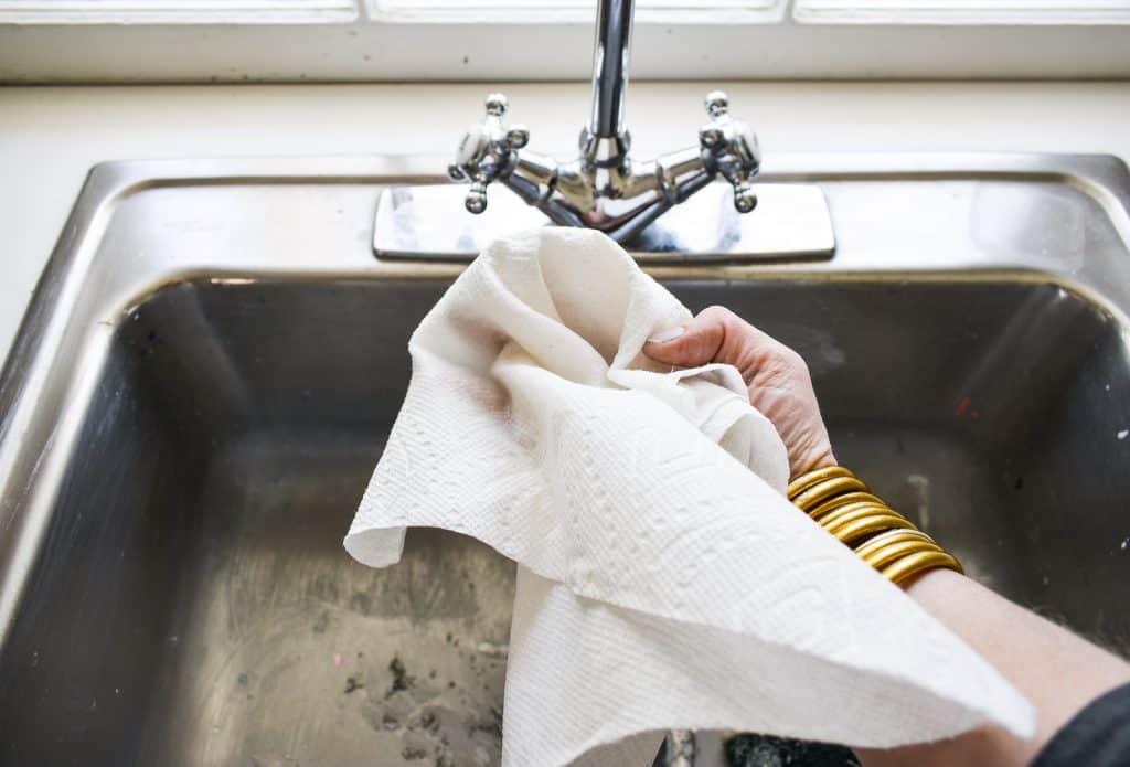How to Clean Paint From a Sink At Charlotte's House