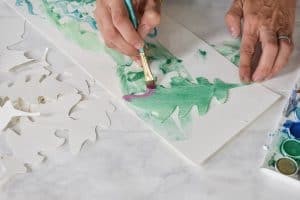 paint a second color onto half of the leaf