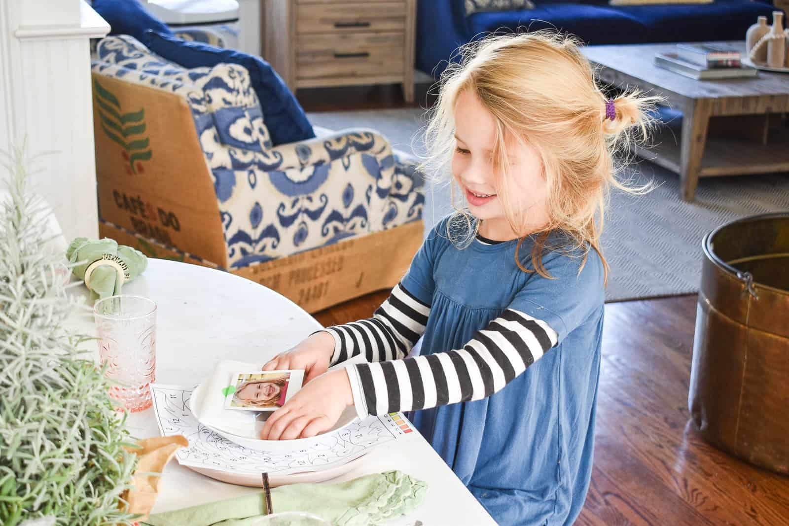 setting a thanksgiving table for kids