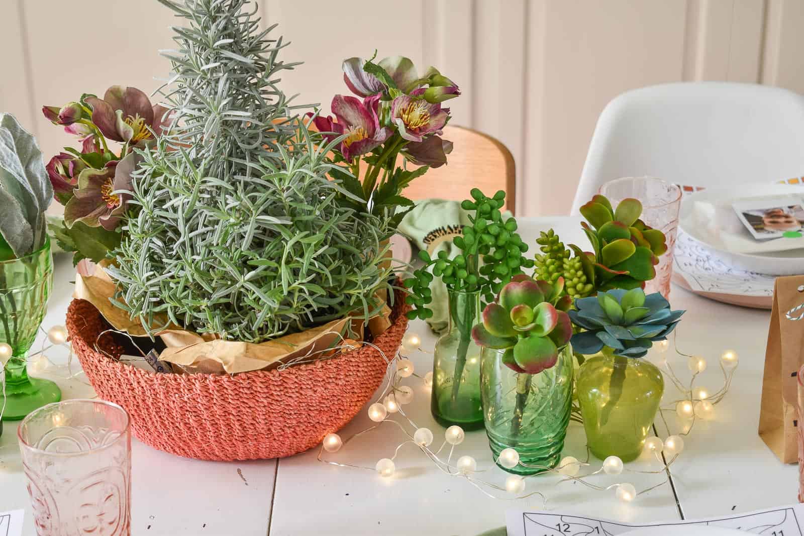 string lights as centerpiece lighting