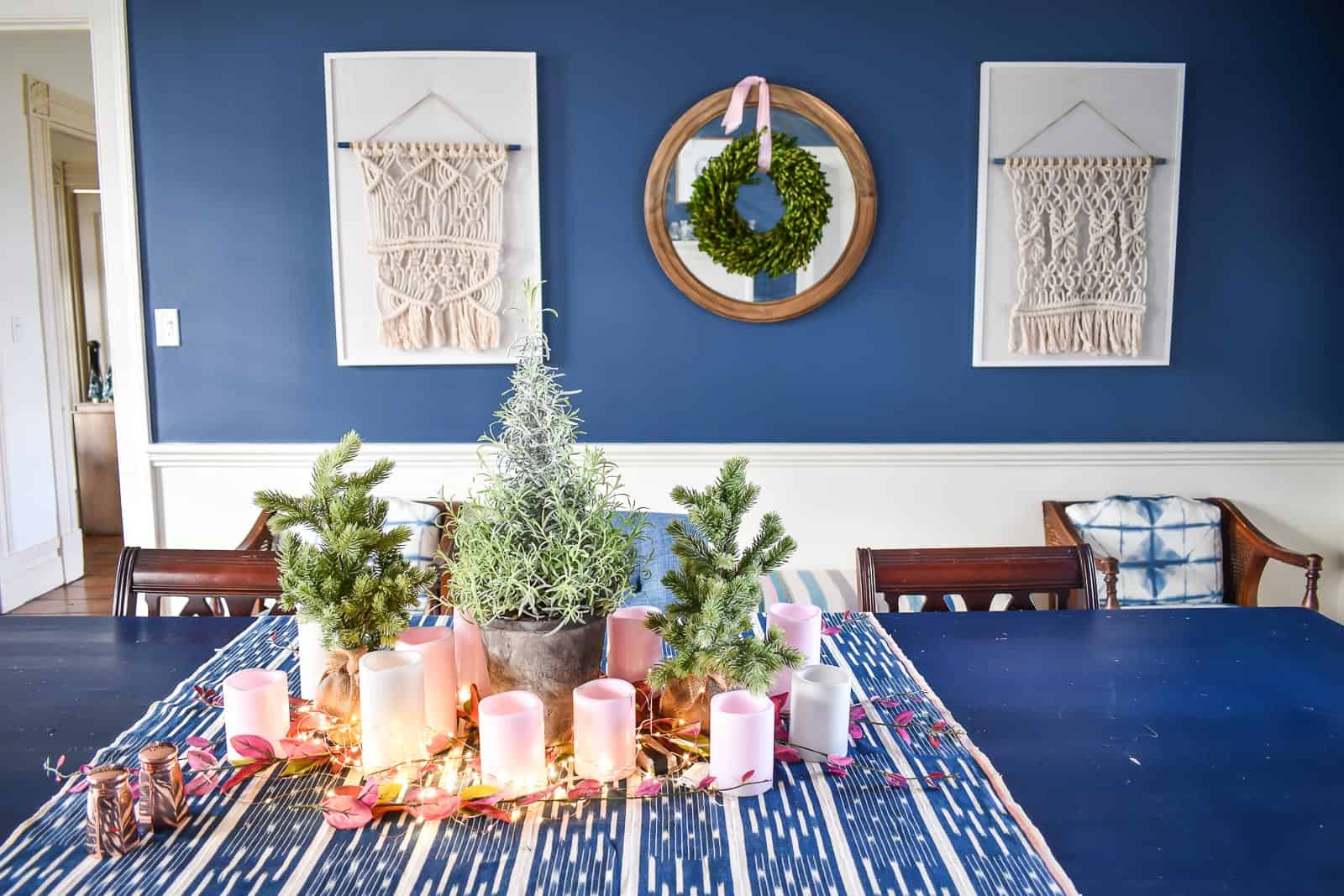 christmas decor in dining room