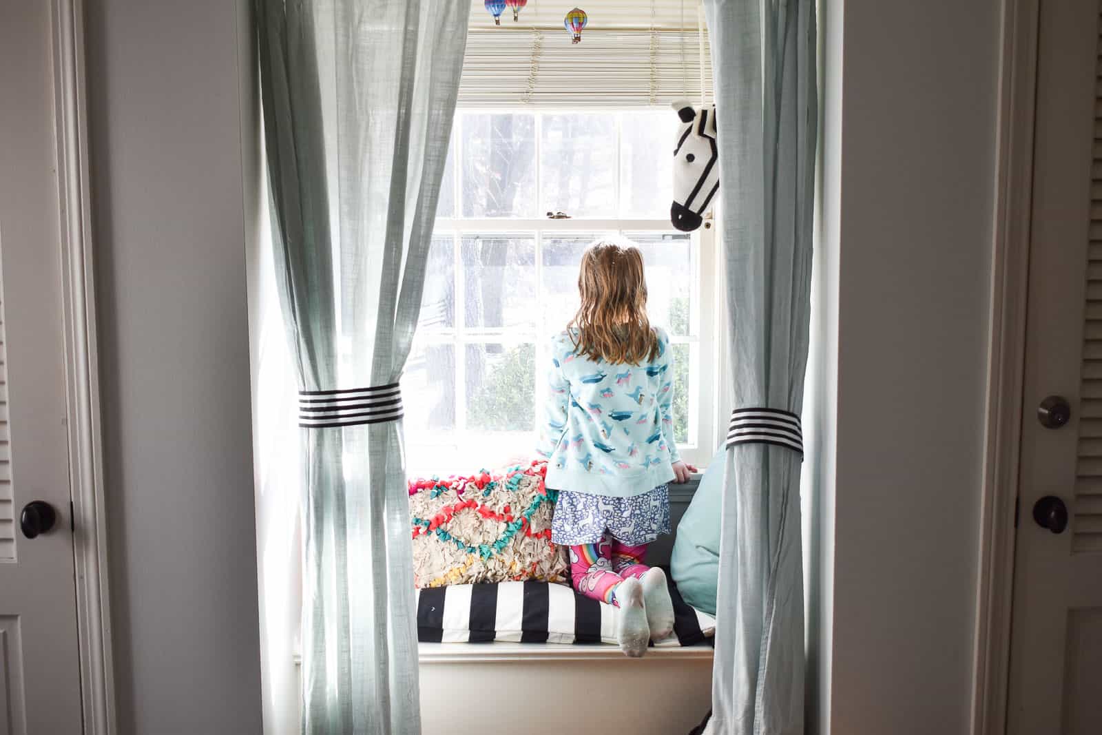 simple curtain reading nook