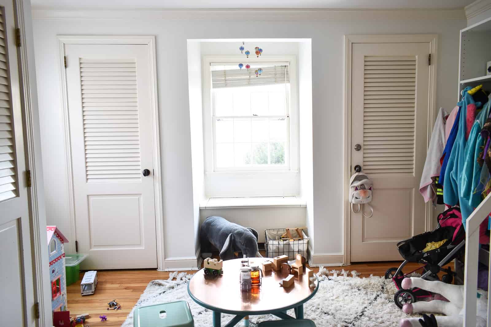 window seat nook in the kids room