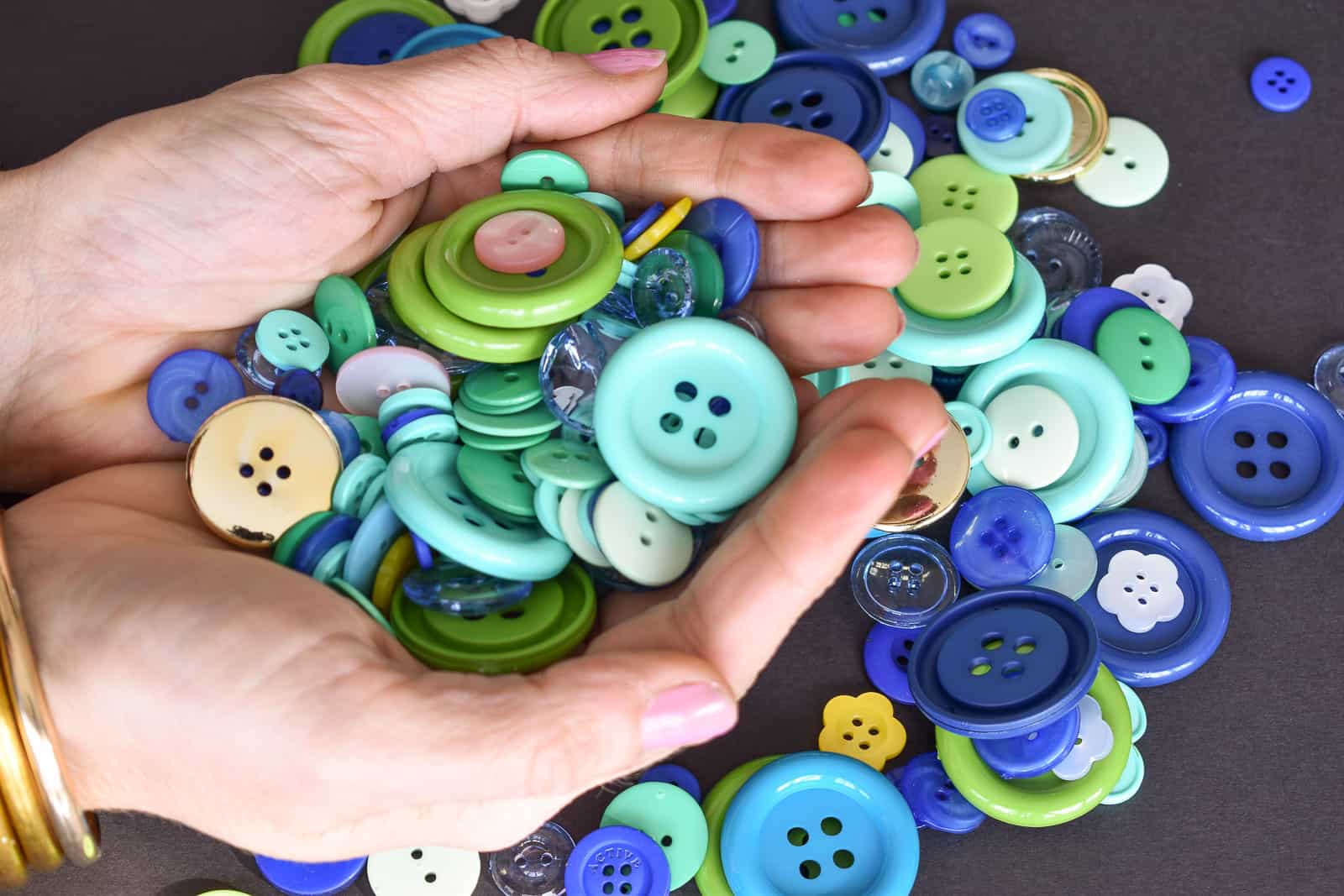 How to Make Colorful Button Flowers At Charlotte's House