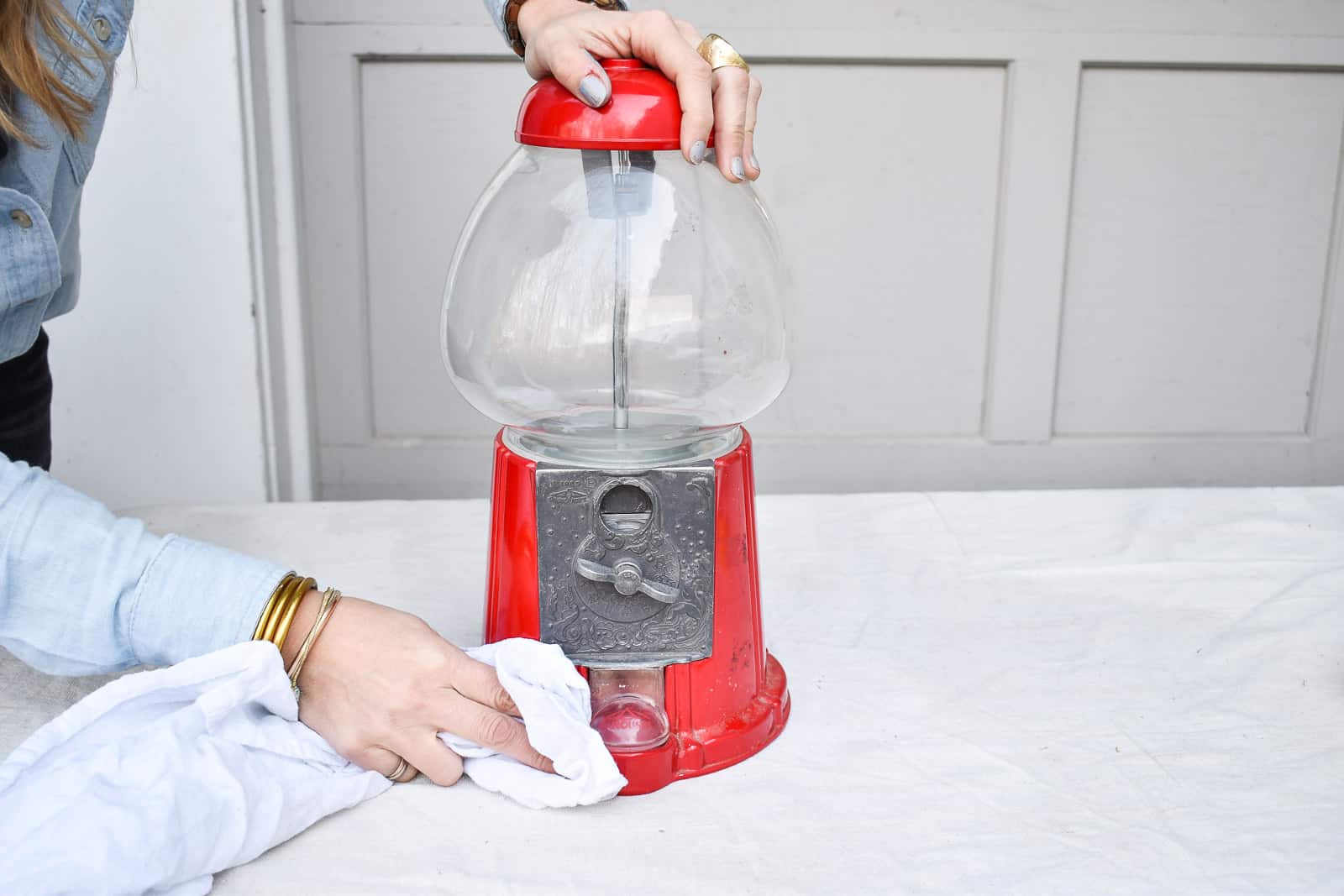 How to Spray Paint a Gumball Machine At Charlotte's House