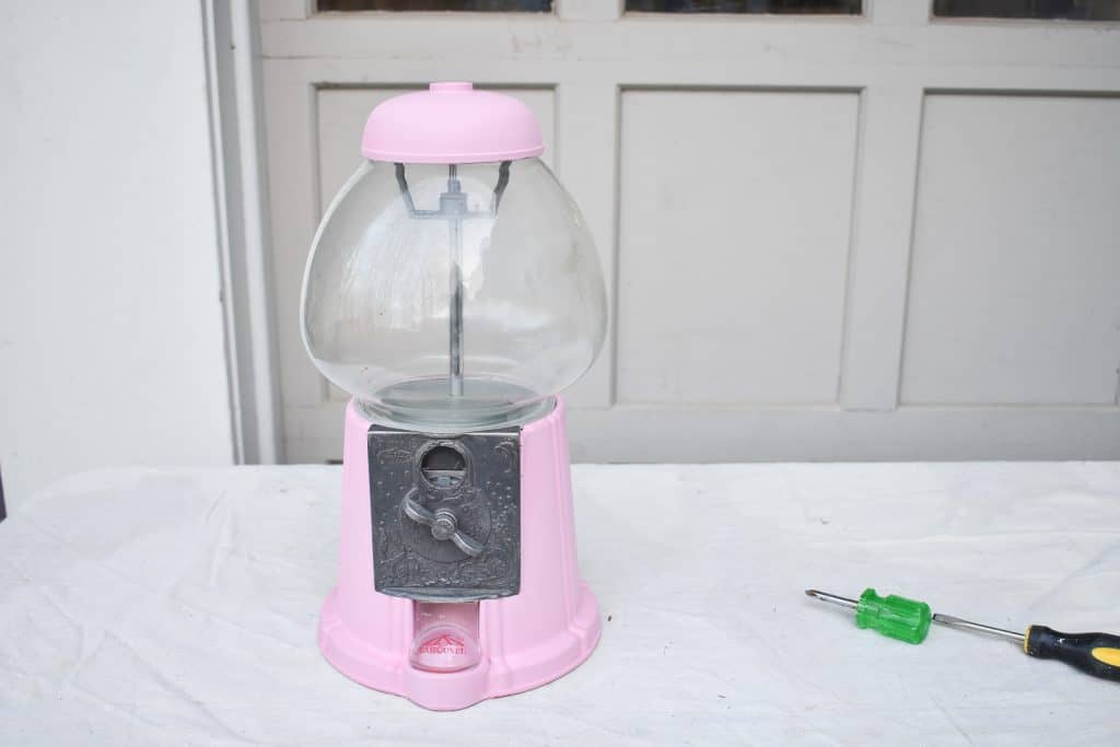 How to Spray Paint a Gumball Machine At Charlotte's House