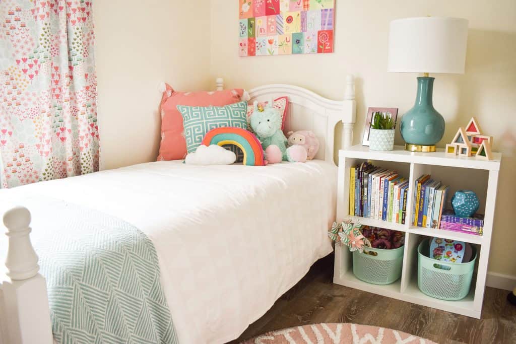 Little Girl Bedroom Decorating Ideas Shelves